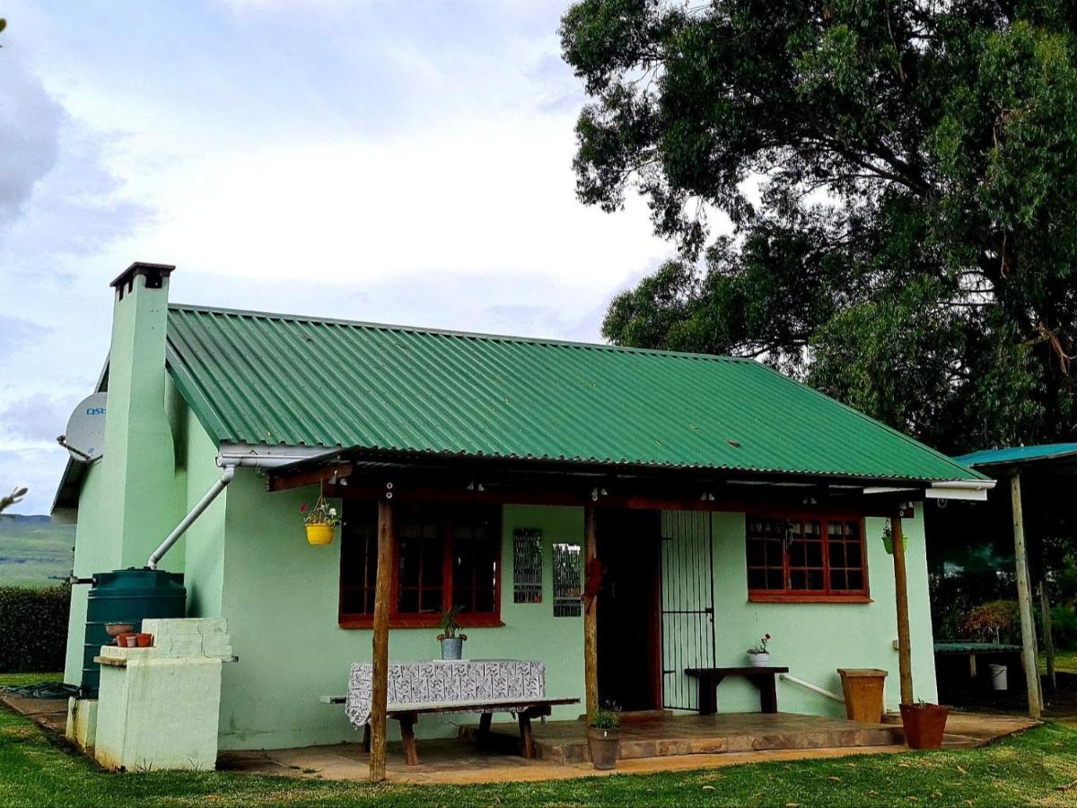 Cicada Self Catering Cottage อันเดอร์เบิร์ก ภายนอก รูปภาพ