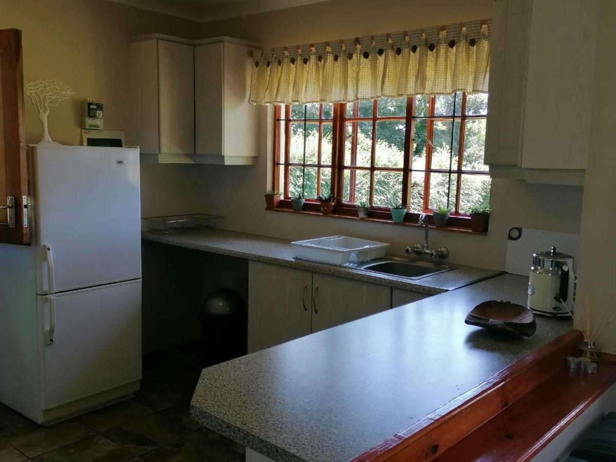Cicada Self Catering Cottage อันเดอร์เบิร์ก ภายนอก รูปภาพ